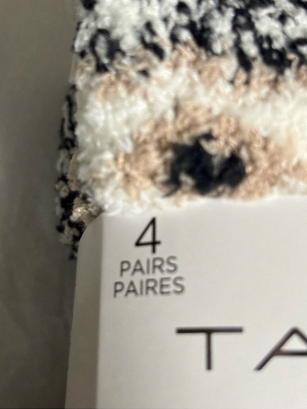 New Tahari Socks Women’s 4 Pair Cozy Fuzzy Plush Socks Casual Soft Classic - Picture 8 of 13